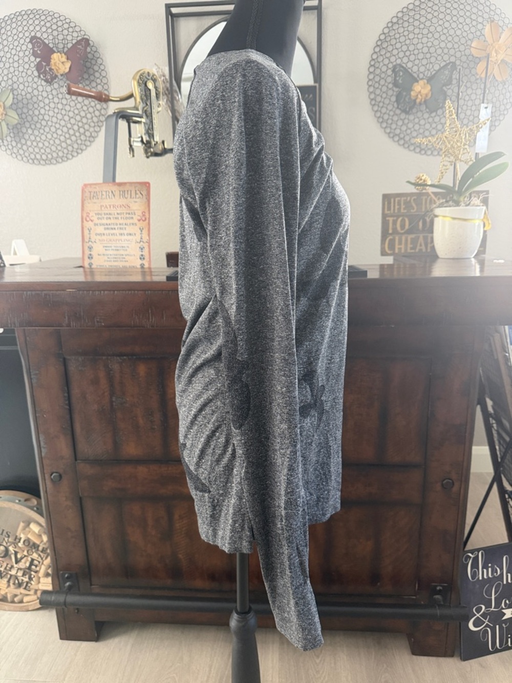 oiselle Charcoal Grey Long-Sleeve Tee with Bird Silhouette Print - Picture 2 of 8